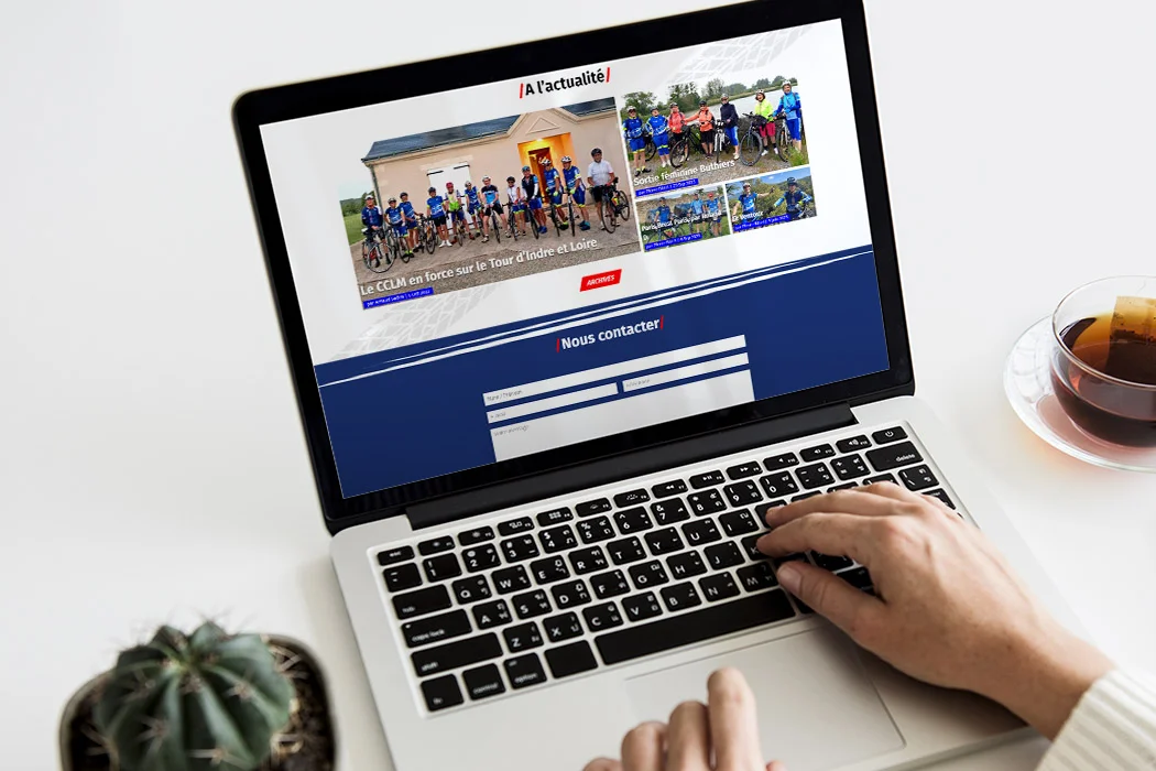 ordinateur affichant le site du CCLM