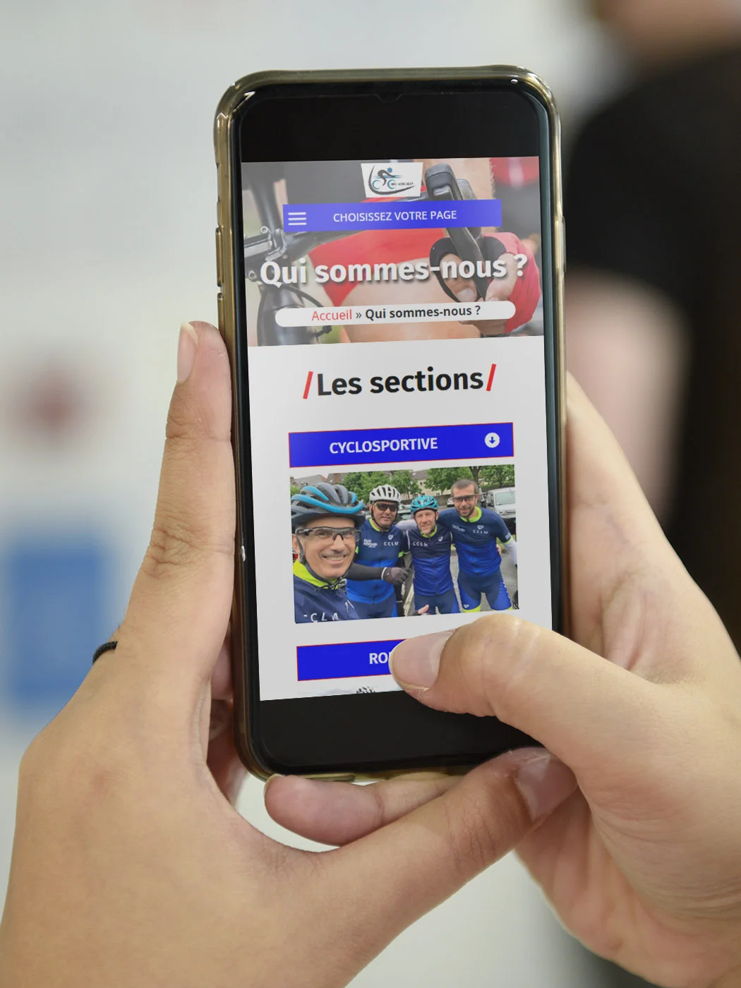 téléphone affichant le site du CCLM